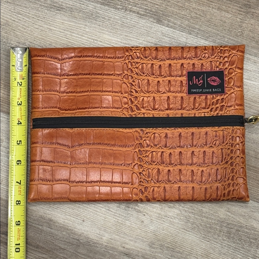 Makeup Junkie Embossed Leather makeup pouch El Dorado Cognac Bubble Gator - Picture 9 of 9